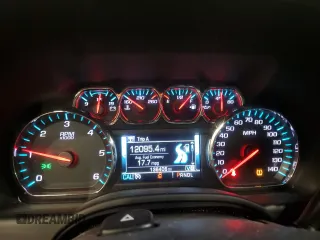 2018 Chevrolet Tahoe LS z VIN 1GNSKAKC0JR258071, wystawiony jako Copart lot #49054535 z przebiegiem 136 406 mil mil oraz Szkoda całkowita • Salvage title. Historia ofert i sprzedaży dostępna na DreamBid. Obrazek 9.