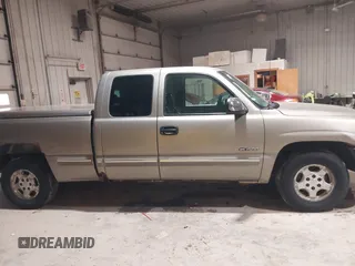 2002 Chevrolet Silverado 1500 LT with VIN 2GCEC19T021256016, listed as a IAAI auction lot 41947461 with 221,880 mi miles. Bid and sale history available at carsss.com. Image 13.