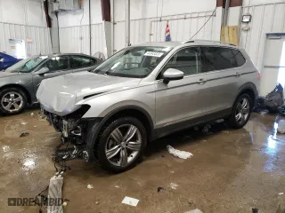 2020 Volkswagen Tiguan SE with VIN 3VV2B7AX8LM021821, listed as a Copart auction lot 44343325 with 69,362 mi miles and Salvage Title. Bid and sale history available at carsss.com. Image 1.