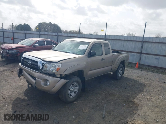 2006 Toyota Tacoma with VIN 5TEUU42N96Z268219, listed as a IAAI auction lot 41833805 with 151,872 mi miles. Bid and sale history available at carsss.com. Image 2.