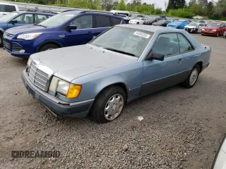 1988 Mercedes-Benz 300 with VIN WDBEA50D4JA612702, listed as a Copart auction lot 54090305 with 104,558 mi miles and Clean Title. Bid and sale history available at DreamBid. Image 1.