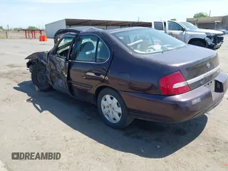 2000 Nissan Altima XE with VIN 1N4DL01D7YC116340, listed as a IAAI auction lot 42100525 with Not Provided miles and . Bid and sale history available at carsss.com. Image 3.