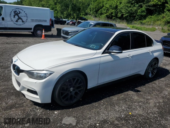 2013 BMW 3 Series 328i xDrive z VIN WBA3B5C52DF596210, wystawiony jako Copart lot #62370955 z przebiegiem 59 106 mil mil oraz Szkoda całkowita • Salvage title. Historia ofert i sprzedaży dostępna na DreamBid. Obrazek 1.