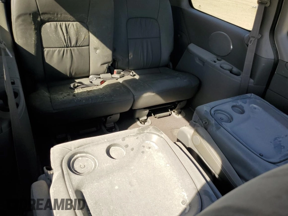 2002 Kia Sedona LX with VIN KNDUP131X26207597, listed as a Copart auction lot 81381054 with 0 mi miles and Clean Title. Bid and sale history available at carsss.com. Image 11.