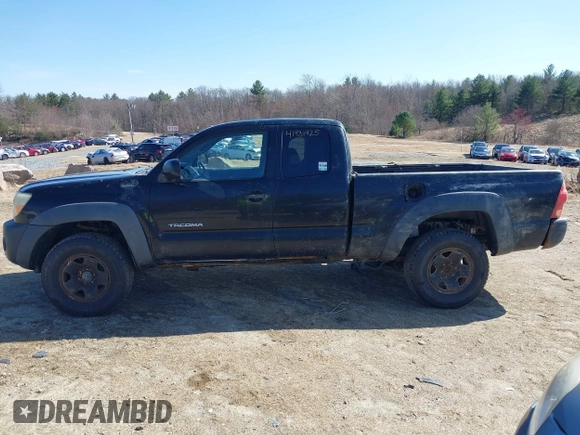 2006 Toyota Tacoma with VIN 5TEUU42N26Z302324, listed as a IAAI auction lot 41931925 with 267,743 mi miles. Bid and sale history available at carsss.com. Image 14.