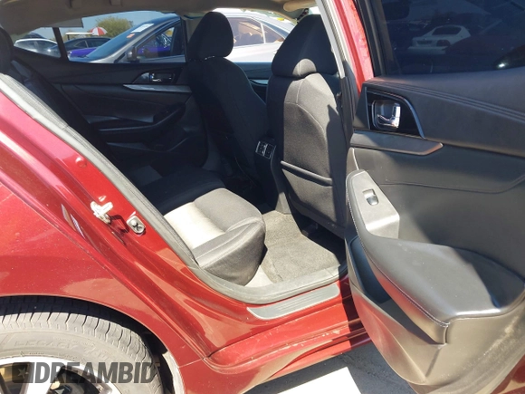 2016 Nissan Maxima SL with VIN 1N4AA6AP0GC426365, listed as a IAAI auction lot 42054030 with 165,557 mi miles and . Bid and sale history available at DreamBid. Image 8.