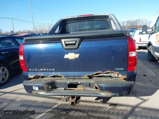 2010 Chevrolet Avalanche LT with VIN 3GNVKFE04AG254049, listed as a IAAI auction lot 41854624 with 130,806 mi miles. Bid and sale history available at carsss.com. Image 16.