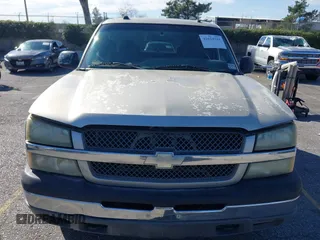 2005 Chevrolet Silverado 1500 LS with VIN 2GCEC19T051261530, listed as a IAAI auction lot 41624941 with 246,685 mi miles. Bid and sale history available at carsss.com. Image 12.