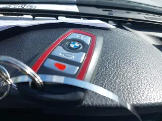2016 BMW 3 Series 328i xDrive z VIN WBA8E3G51GNU00179, wystawiony jako IAAI lot #42292023 z przebiegiem 106 513 mil mil oraz . Historia ofert i sprzedaży dostępna na DreamBid. Obrazek 11.