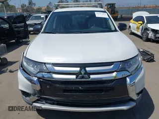 2016 Mitsubishi Outlander ES z VIN JA4AD2A30GZ051821, wystawiony jako IAAI lot #42283059 z przebiegiem 147 745 mil mil oraz . Historia ofert i sprzedaży dostępna na DreamBid. Obrazek 12.