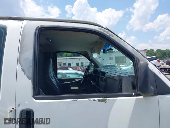 2003 Chevrolet Express Cargo with VIN 1GCFG15X731132818, listed as a IAAI auction lot 42668266 with 473,429 mi miles and . Bid and sale history available at DreamBid. Image 13.