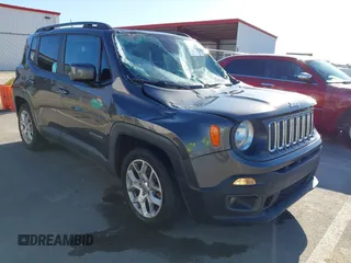 2018 Jeep Renegade Latitude with VIN ZACCJABB5JPH92303, listed as a IAAI auction lot 41762062 with 89,717 mi miles. Bid and sale history available at carsss.com. Image 1.