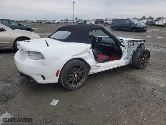 2020 FIAT 124 Spider Abarth with VIN JC1NFAEKXL0145861, listed as a Copart auction lot 84888424 with 20,429 mi miles and Salvage Title. Bid and sale history available at carsss.com. Image 3.
