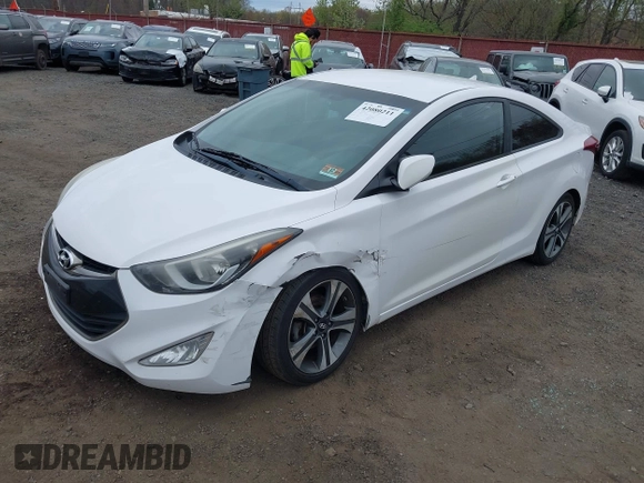 2014 Hyundai Elantra z VIN KMHDH6AH7EU025555, wystawiony jako IAAI lot #42080211 z przebiegiem 95 333 mil mil oraz . Historia ofert i sprzedaży dostępna na DreamBid. Obrazek 17.