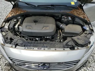 2015 Volvo S60 T5 Drive-E Premier z VIN YV140MFK2F1362846, wystawiony jako Copart lot #56112245 z przebiegiem 39 267 mil mil oraz Szkoda całkowita • Salvage title. Historia ofert i sprzedaży dostępna na DreamBid. Obrazek 11.