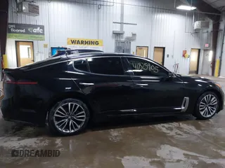 2018 Kia Stinger Premium with VIN KNAE25LA4J6011127, listed as a IAAI auction lot 41825905 with 79,582 mi miles. Bid and sale history available at carsss.com. Image 13.