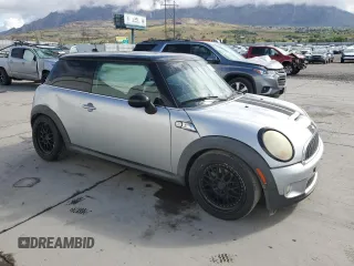 2008 MINI Hardtop S with VIN WMWMF73598TT87302, listed as a Copart auction lot 54273535 with 150,683 mi miles and Salvage Title. Bid and sale history available at DreamBid. Image 4.