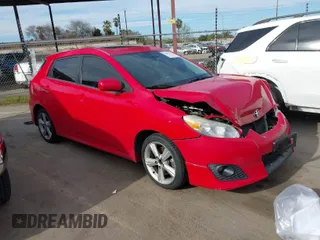 2009 Toyota Matrix S with VIN 2T1KE40E09C014254, listed as a IAAI auction lot 41687572 with 161,076 mi miles. Bid and sale history available at carsss.com. Image 1.