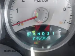 2006 Dodge Dakota SLT z VIN 1D7HE48NX6S588584, wystawiony jako IAAI lot #42348429 z przebiegiem 246 965 mil mil oraz . Historia ofert i sprzedaży dostępna na DreamBid. Obrazek 7.