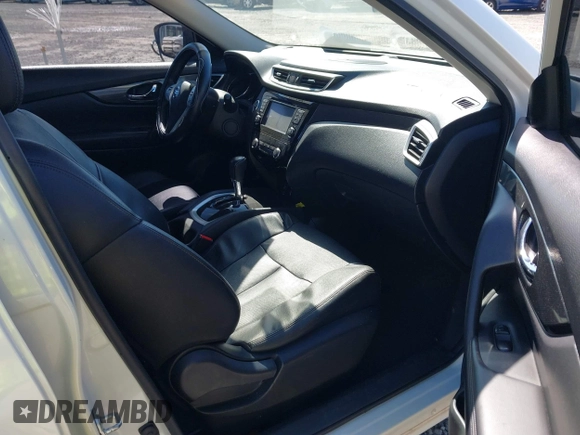 2016 Nissan Rogue SV with VIN KNMAT2MVXGP703040, listed as a IAAI auction lot 41781739 with 88,504 mi miles. Bid and sale history available at carsss.com. Image 5.