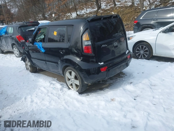 2011 Kia Soul + with VIN KNDJT2A27B7281389, listed as a IAAI auction lot 41373686 with 1 mi miles. Bid and sale history available at carsss.com. Image 3.