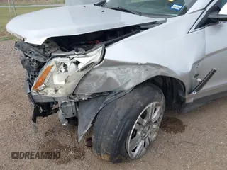 2013 Cadillac SRX z VIN 3GYFNAE38DS568509, wystawiony jako IAAI lot #41199017 z przebiegiem 137 267 mil mil oraz . Historia ofert i sprzedaży dostępna na DreamBid. Obrazek 6.