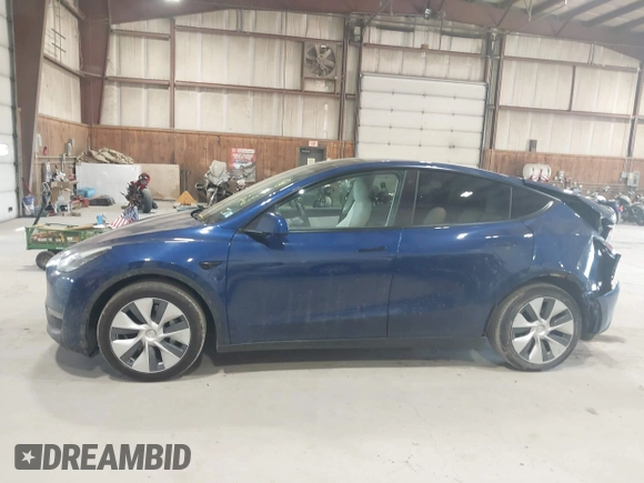 2021 Tesla Model Y Long Range with VIN 5YJYGDEE7MF066269, listed as a IAAI auction lot 42170970 with 70,170 mi miles. Bid and sale history available at carsss.com. Image 14.