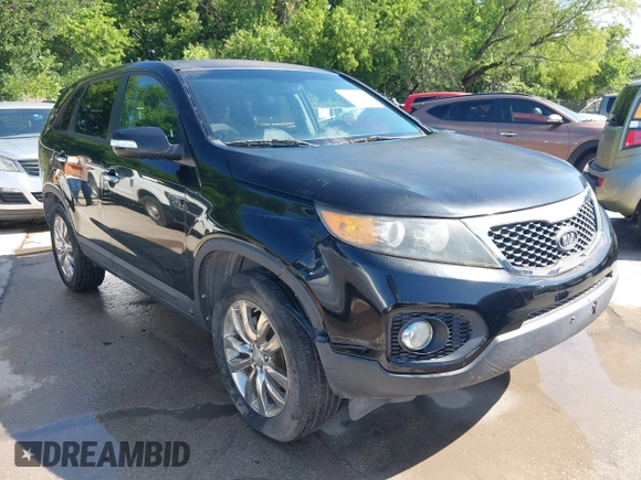 2011 Kia Sorento EX with VIN 5XYKU4A17BG021131, listed as a IAAI auction lot 42098467 with 135,927 mi miles. Bid and sale history available at carsss.com. Image 1.