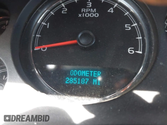 2011 Chevrolet Suburban LS with VIN 1GNSCHE04BR284777, listed as a IAAI auction lot 41291991 with 285,187 mi miles. Bid and sale history available at carsss.com. Image 15.