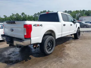2018 Ford F-250 XL with VIN 1FT7W2BT2JEC44026, listed as a IAAI auction lot 42420391 with 178,970 mi miles and . Bid and sale history available at DreamBid. Image 4.