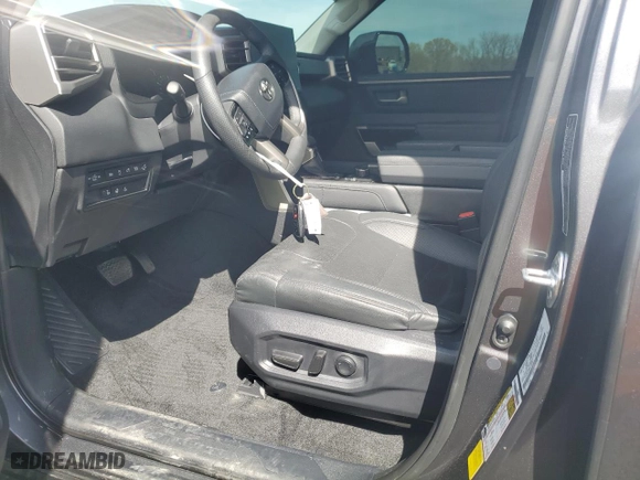 2023 Toyota Tundra 4WD Limited with VIN 5TFJA5DB5PX128164, listed as a Copart auction lot 50194805 with 32,641 mi miles and Salvage Title. Bid and sale history available at carsss.com. Image 7.