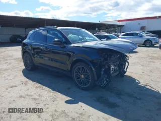 2024 Porsche Cayenne z VIN WP1AA2AY2RDA03634, wystawiony jako IAAI lot #41746198 z przebiegiem 5 913 mil mil oraz . Historia ofert i sprzedaży dostępna na DreamBid. Obrazek 1.