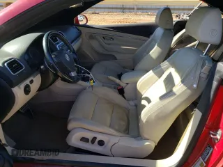 2007 Volkswagen Eos 2.0T with VIN WVWDA71F47V029749, listed as a Copart auction lot 42396885 with 67,454 mi miles and Salvage Title. Bid and sale history available at DreamBid. Image 7.