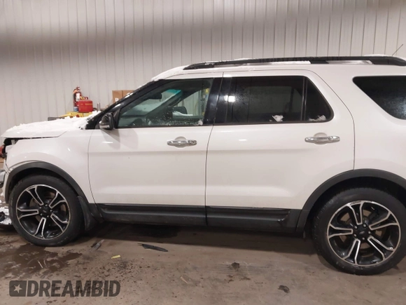 2013 Ford Explorer Sport with VIN 1FM5K8GT2DGC24829, listed as a IAAI auction lot 41722533 with 124,240 mi miles and . Bid and sale history available at carsss.com. Image 15.