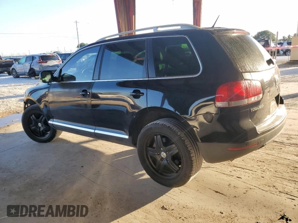 2007 Volkswagen Touareg V6 with VIN WVGZE77L77D002814, listed as a Copart auction lot 82108304 with 140,844 mi miles and Clean Title. Bid and sale history available at DreamBid. Image 2.