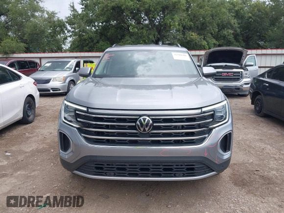 2025 Volkswagen Atlas SE z VIN 1V2HR2CA8SC531486, wystawiony jako IAAI lot #42508906 z przebiegiem 10 565 mil mil oraz . Historia ofert i sprzedaży dostępna na DreamBid. Obrazek 13.