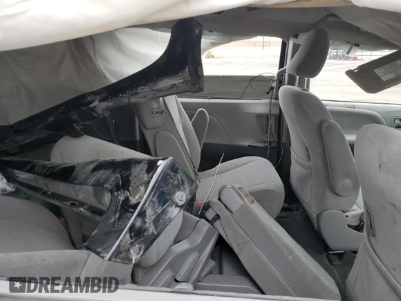 2018 Toyota Sienna LE Auto Access Seat with VIN 5TDKZ3DC6JS924316, listed as a Copart auction lot 61822215 with 123,396 mi miles and Salvage title. Bid and sale history available at DreamBid. Image 11.