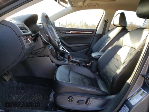 2013 Volkswagen Passat SEL Premium with VIN 1VWCH7A39DC077264, listed as a Copart auction lot 88160705 with 172,452 mi miles and Salvage Title. Bid and sale history available at carsss.com. Image 7.