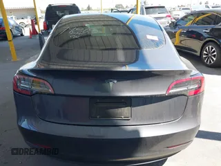 2023 Tesla Model 3 z VIN 5YJ3E1EA5PF639346, wystawiony jako IAAI lot #41896608 z przebiegiem 25 618 mil mil oraz . Historia ofert i sprzedaży dostępna na DreamBid. Obrazek 15.