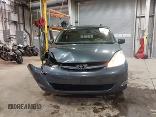 2010 Toyota Sienna XLE with VIN 5TDYK4CC2AS309994, listed as a IAAI auction lot 41487495 with 0 mi miles. Bid and sale history available at carsss.com. Image 12.