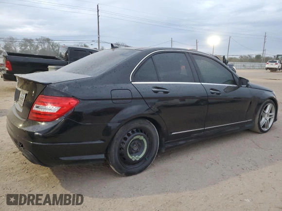 2014 Mercedes-Benz C 350 Sport with VIN WDDGF5HB8EA941400, listed as a Copart auction lot 83337764 with 184,137 mi miles and Clean Title. Bid and sale history available at DreamBid. Image 3.