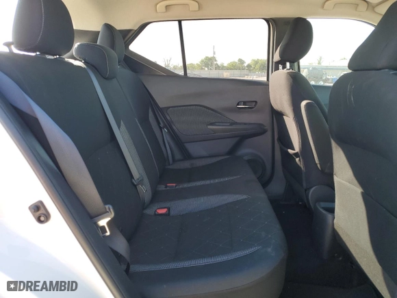 2018 Nissan Kicks SR with VIN 3N1CP5CU2JL538095, listed as a Copart auction lot 52100785 with 92,028 mi miles and Salvage Title. Bid and sale history available at carsss.com. Image 11.