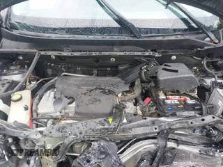 2018 Toyota RAV4 XLE with VIN 2T3RFREV5JW701564, listed as a IAAI auction lot 41976067 with 128,404 mi miles. Bid and sale history available at carsss.com. Image 10.