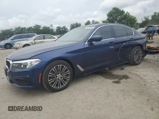 2019 BMW 5 Series 540i xDrive z VIN WBAJE7C57KWW21769, wystawiony jako Copart lot #62819985 z przebiegiem 75 297 mil mil oraz Szkoda całkowita • Salvage title. Historia ofert i sprzedaży dostępna na DreamBid. Obrazek 1.