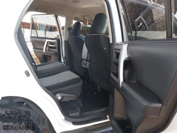 2018 Toyota 4Runner SR5 with VIN JTEZU5JR2J5181608, listed as a IAAI auction lot 41072241 with 104,230 mi miles. Bid and sale history available at carsss.com. Image 8.