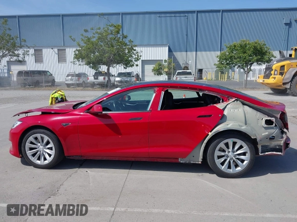 2016 Tesla Model S 70 with VIN 5YJSA1E17GF152401, listed as a IAAI auction lot 42272384 with 65,698 mi miles and . Bid and sale history available at DreamBid. Image 15.