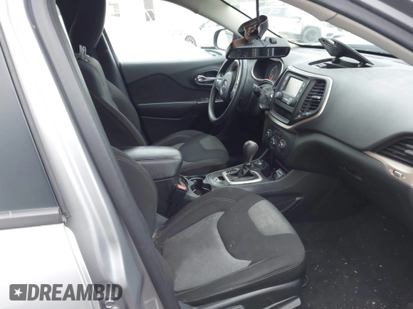 2016 Jeep Cherokee Sport with VIN 1C4PJMAB7GW276671, listed as a IAAI auction lot 42016498 with 201,410 mi miles. Bid and sale history available at carsss.com. Image 5.