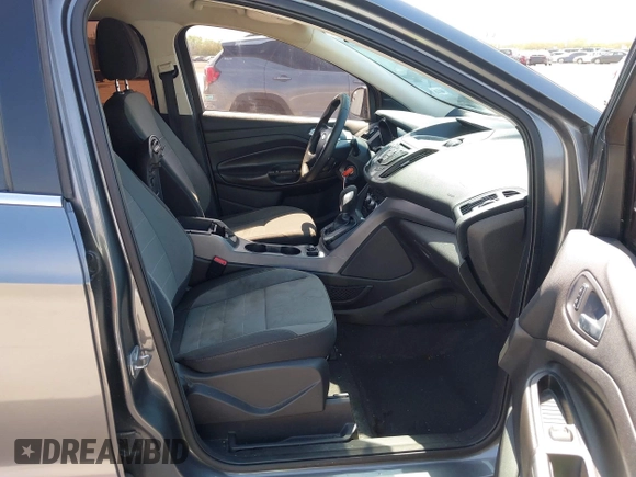2014 Ford Escape SE with VIN 1FMCU0GX8EUD57801, listed as a IAAI auction lot 41856252 with 136,980 mi miles. Bid and sale history available at carsss.com. Image 5.