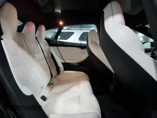 2019 Tesla Model S 75D z VIN 5YJSA1E25KF310915, wystawiony jako Copart lot #58130705 z przebiegiem 61 330 mil mil oraz Szkoda całkowita • Salvage title. Historia ofert i sprzedaży dostępna na DreamBid. Obrazek 11.