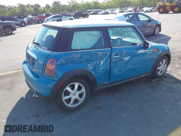 2008 MINI Hardtop with VIN WMWMF33568TT67727, listed as a IAAI auction lot 41985166 with 158,579 mi miles and . Bid and sale history available at DreamBid. Image 4.